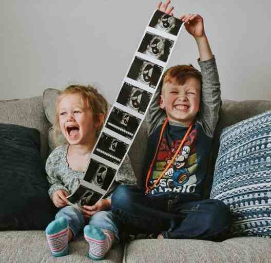 10 Ideias Criativas de Fotos para Anunciar a Gravidez Bebé da Mamã